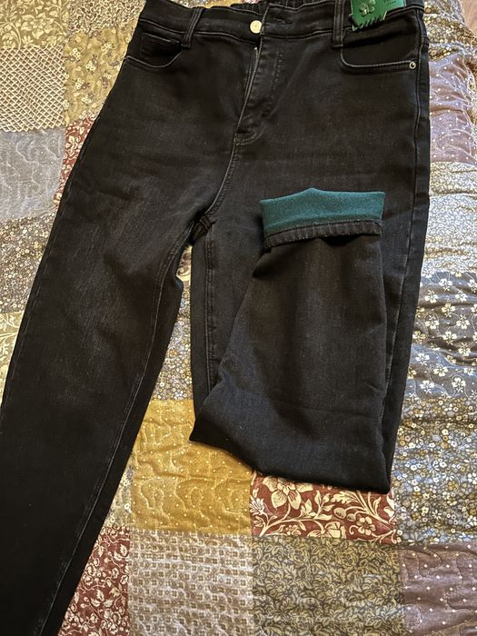 Продам джинси, на флісі
