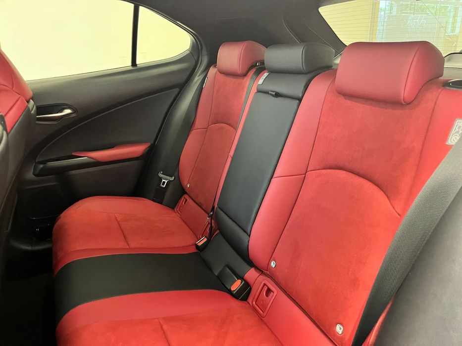 Lexus UX 250h F Sport, serwis ASO