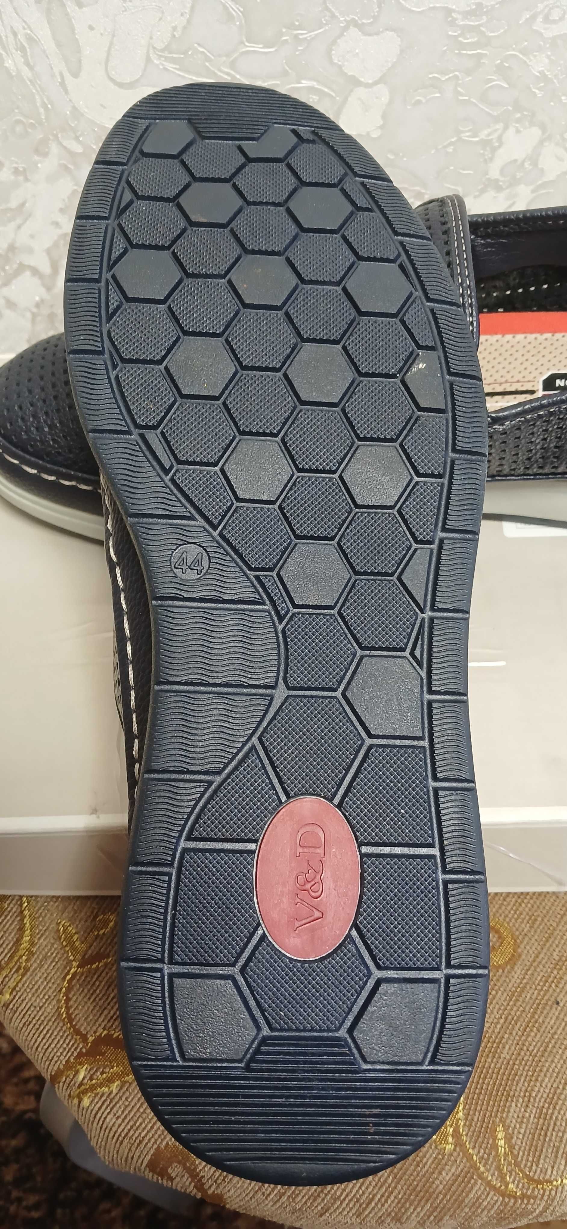 Продам чоловічі туфлі, сліпони р.44