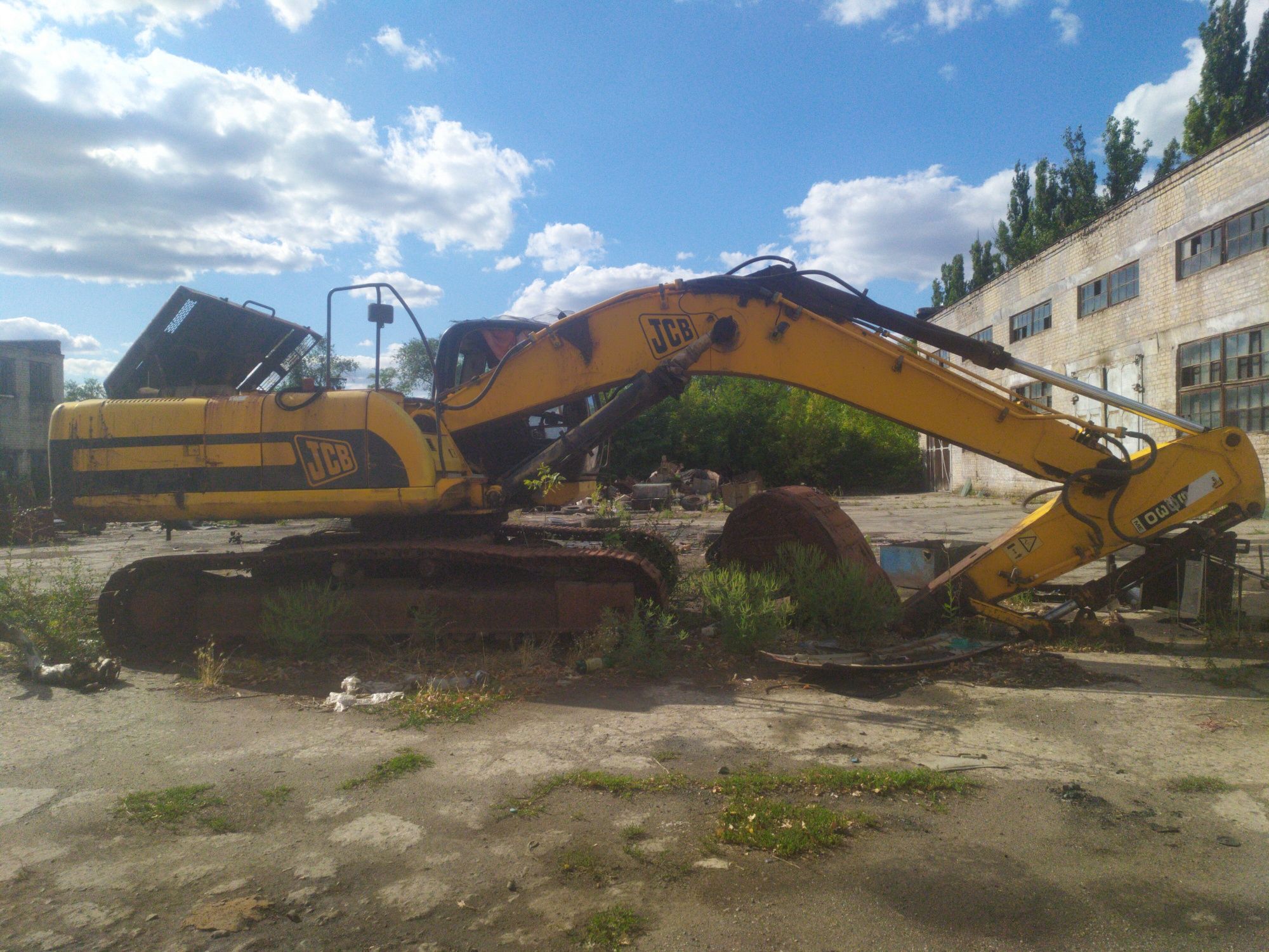 Продам экскаватор JCB330