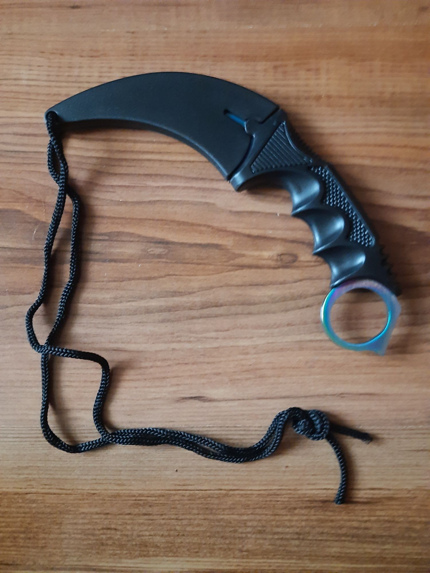 Nóż karambit nowy