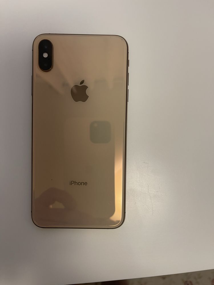 iPhone XS Max gold