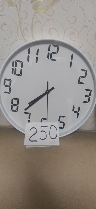 Годинники на стіну кварцові
