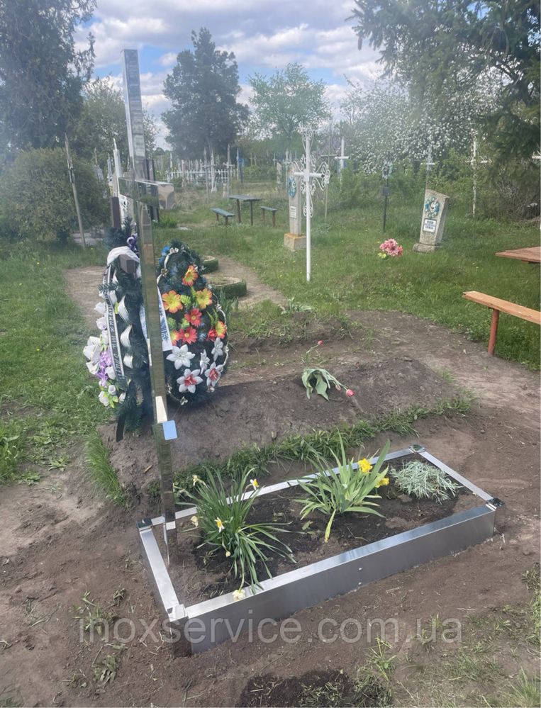 Надгробок квітник з нержавійки