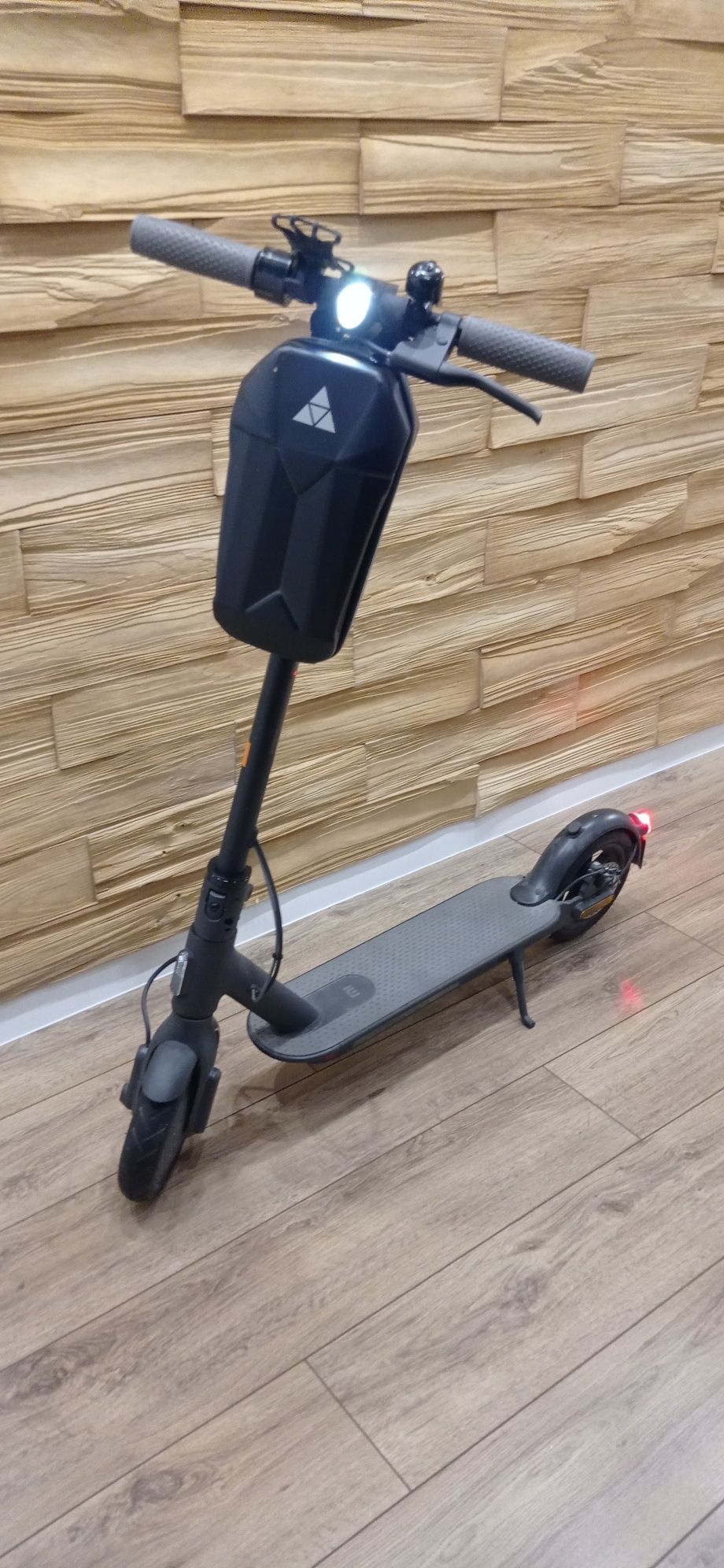 Hulajnoga elektryczna Xiaomi Mi Scooter 1S