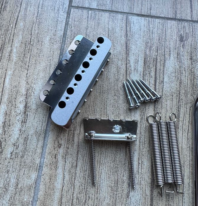 Mostek tremolo GOTOH GE101T chrome - do Stratocaster , bridge