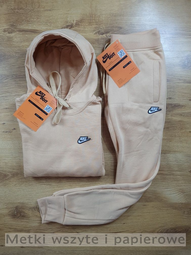 Nike dresy damskie