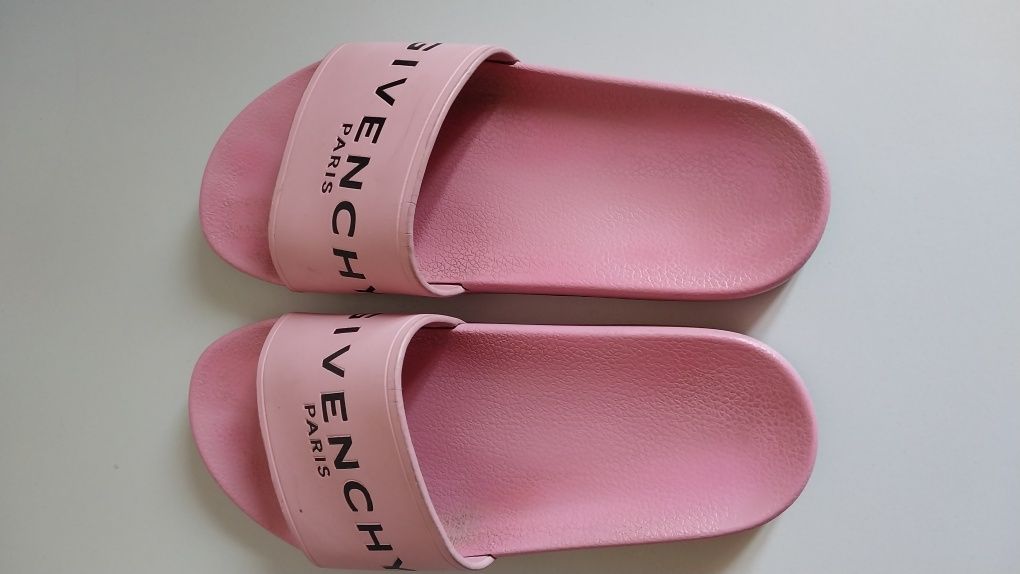 Продам женские шлепки (слайдеры) Givenchy Paris. Оригинал.