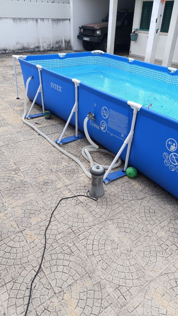 Piscina usada apenas este ano