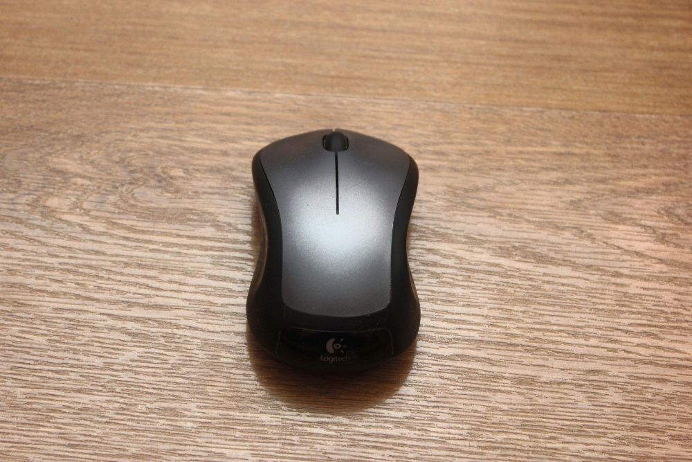 Комплект клавиатура и мышь Logitech Wireless Combo MK520 Black USB