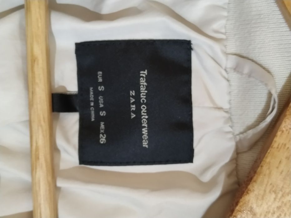 Seksowna, krótka, beżowa,zimowa, kobieca kurtka Zara r.S, z futerkiem
