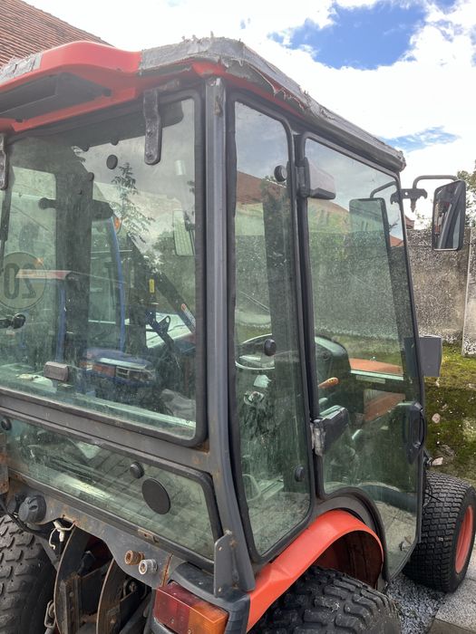 Oryginalna ogrzewana kabina Kubota B2230 B2231