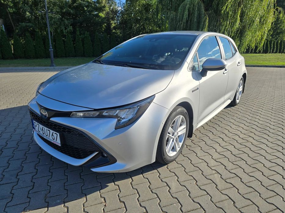 Toyota Corolla Toyota Corolla Hybrid – garażowana, perfekcyjny stan, 2 komplety kół