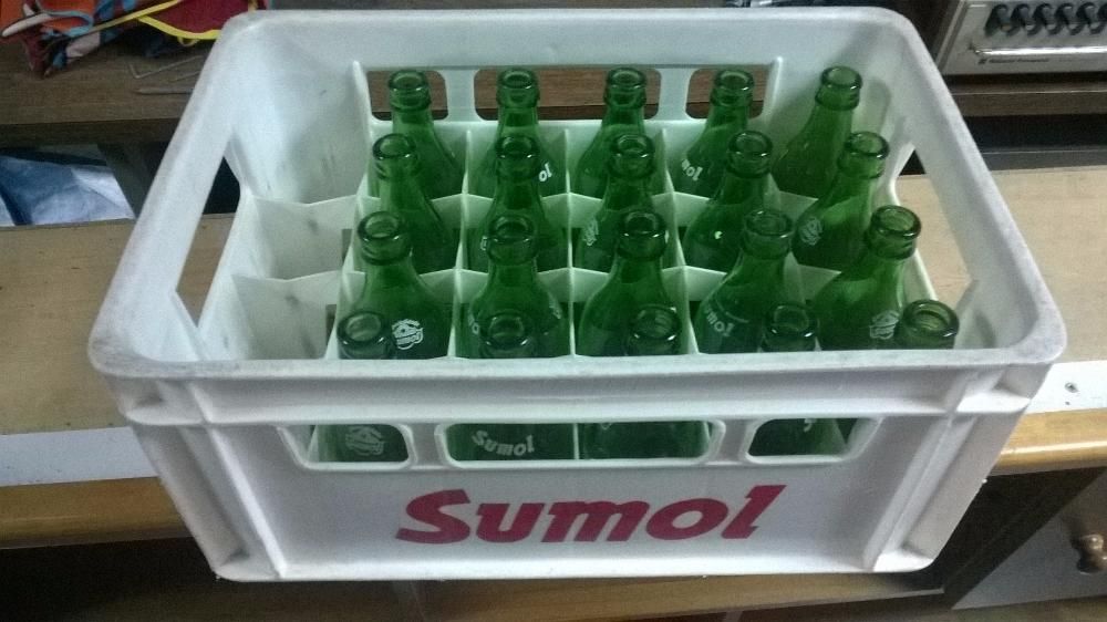 grade da sumol com garrafas impecável