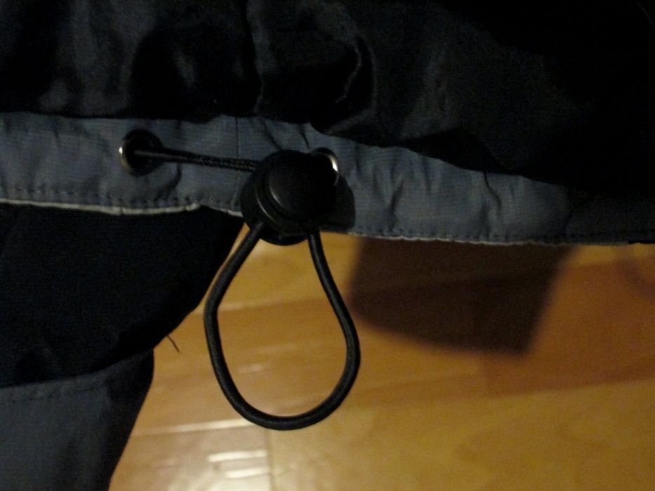 Продам якісну теплу куртку, подвійна.