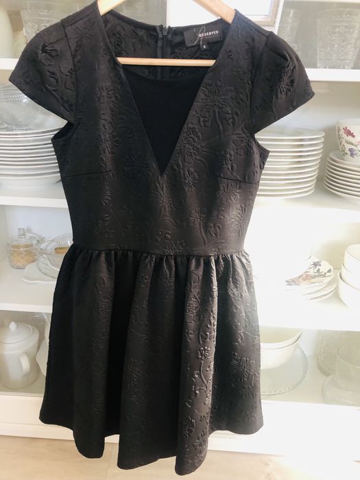 Czarna sukienka wizytowa Reserved S /36