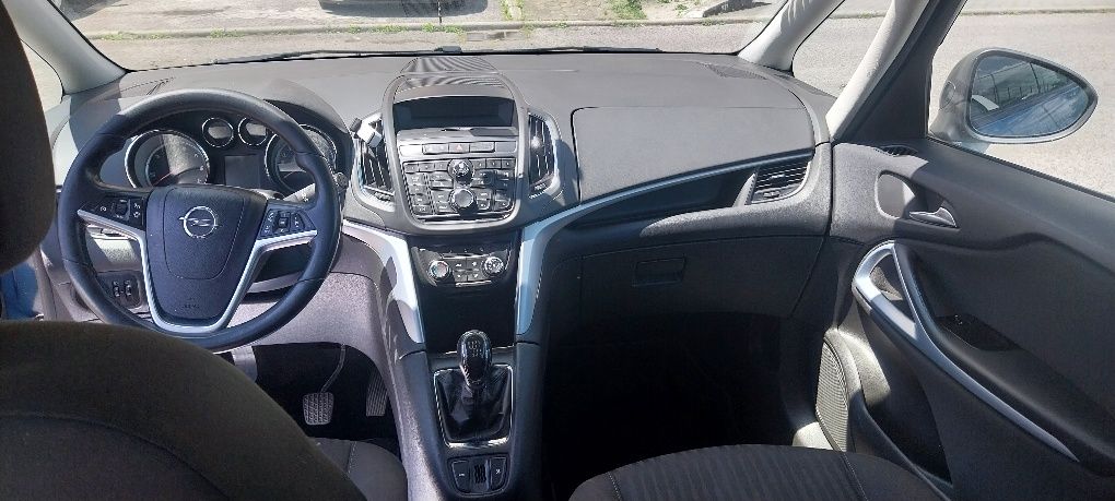 Opel Zafira Tourer 1.6 CDTi |7 lugares|2012|7.800 €
   >
