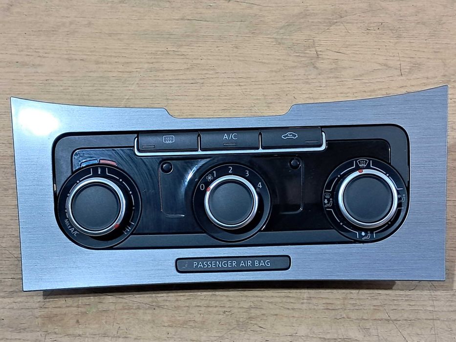 Panel sterownik klimatyzacji nawiewu ramka VW Passat B7