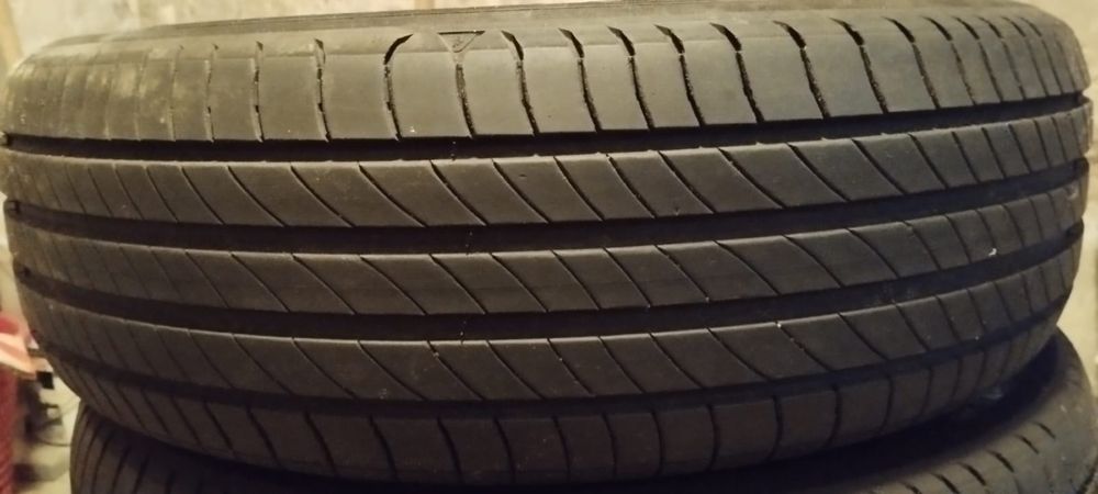 Opony Michelin E-Primacy 195/60/18 malo używane letnie jak nowe
