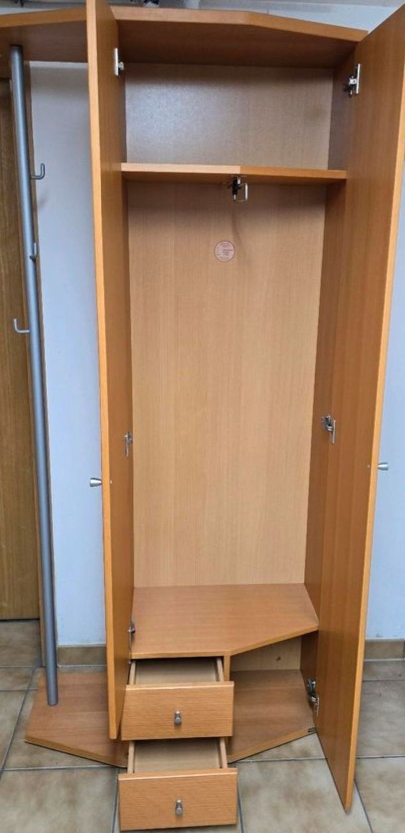 Szafa plus wieszak