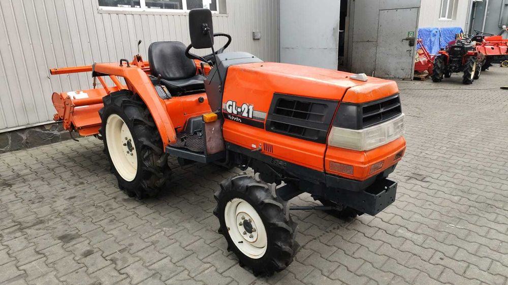 Japoński traktorek Kubota GL 21 z glebogryzarką 4x4 Rewers 21 km
