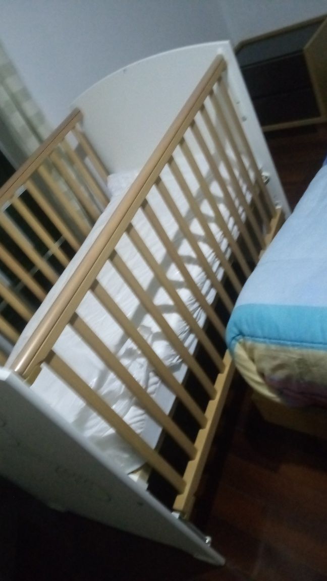 Cama de bebê mais colchão