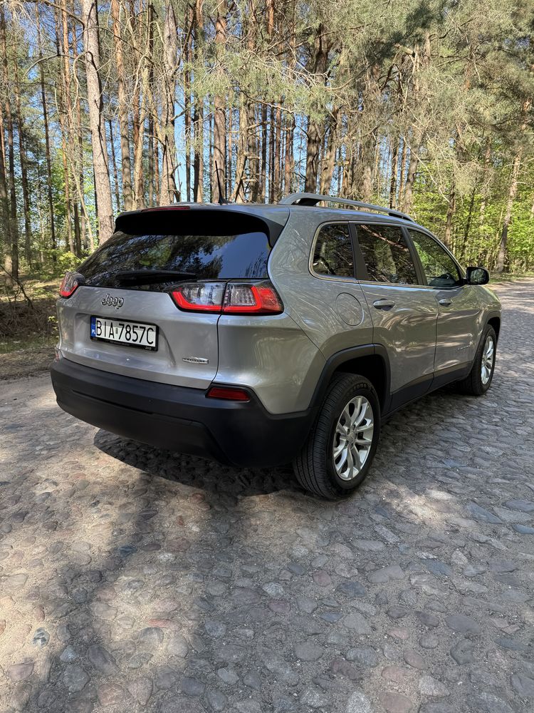 Wypożyczalnia Jeep Cherokee automat