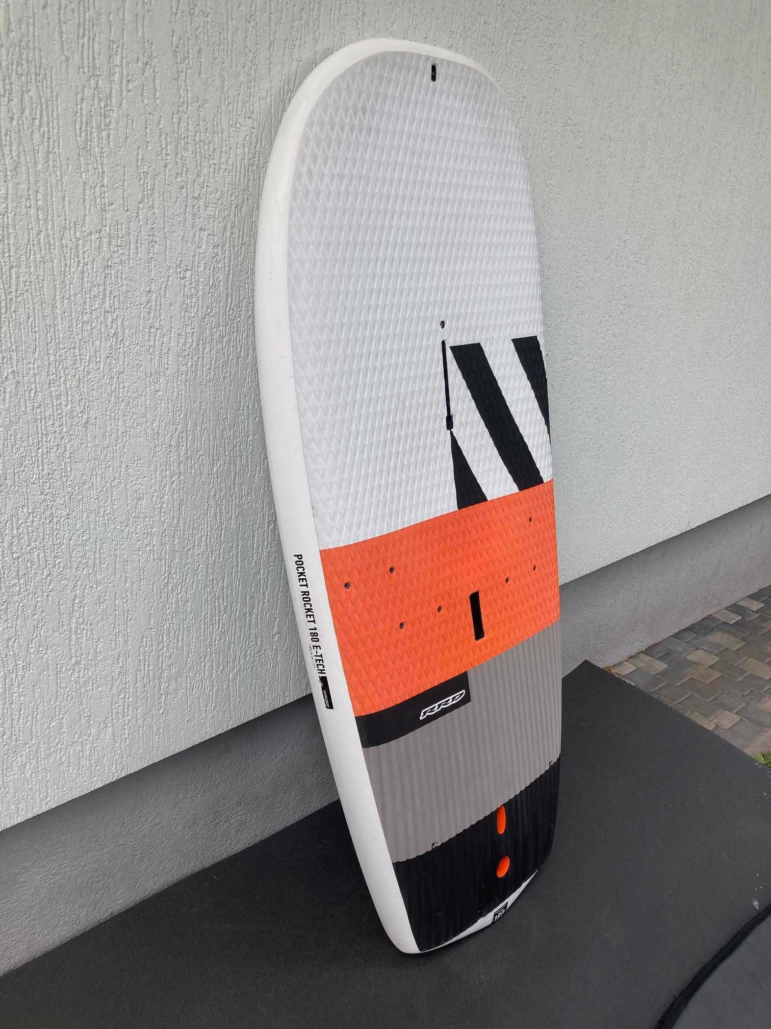 Deska wing foil i wind foil, RRD Pocket Rocket 120 l.