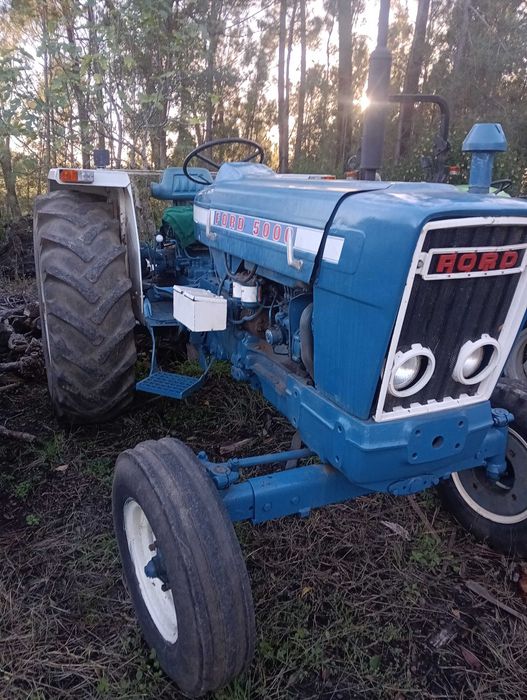 Trator Ford 5000