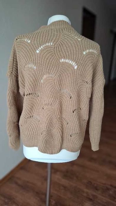 Sweter beżowy ażurowy