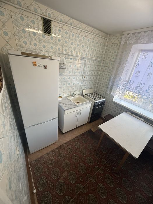 Здам 1 кім на Київській меблі та техніка