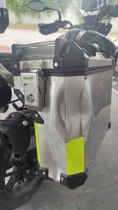 Prawy kufer do Benelli TRK 702