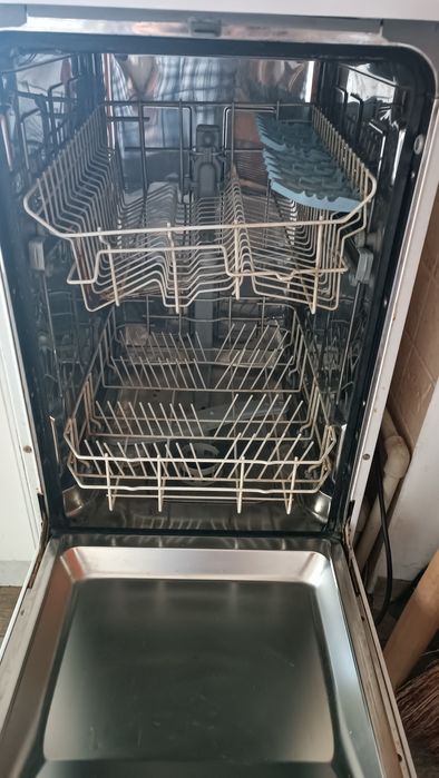 Посудомийна машиниа не працююча