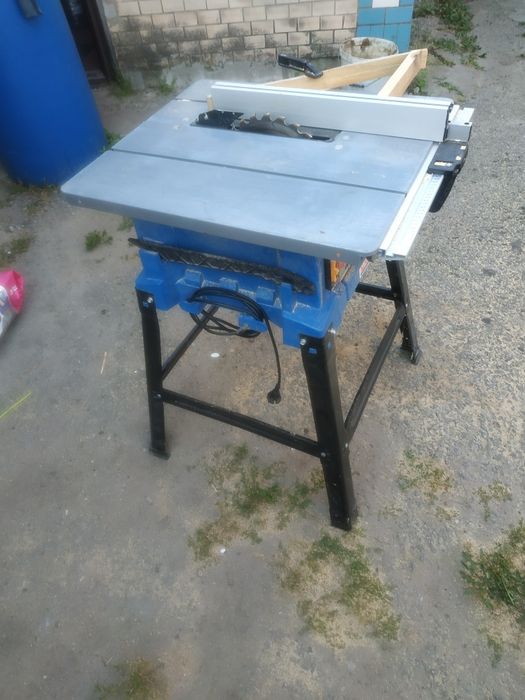 Продам циркулярку Альфа ,потужна в гарному стані
