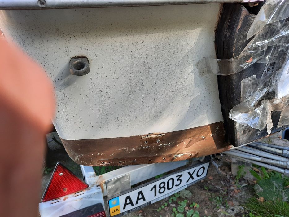 Лодка пластиковая