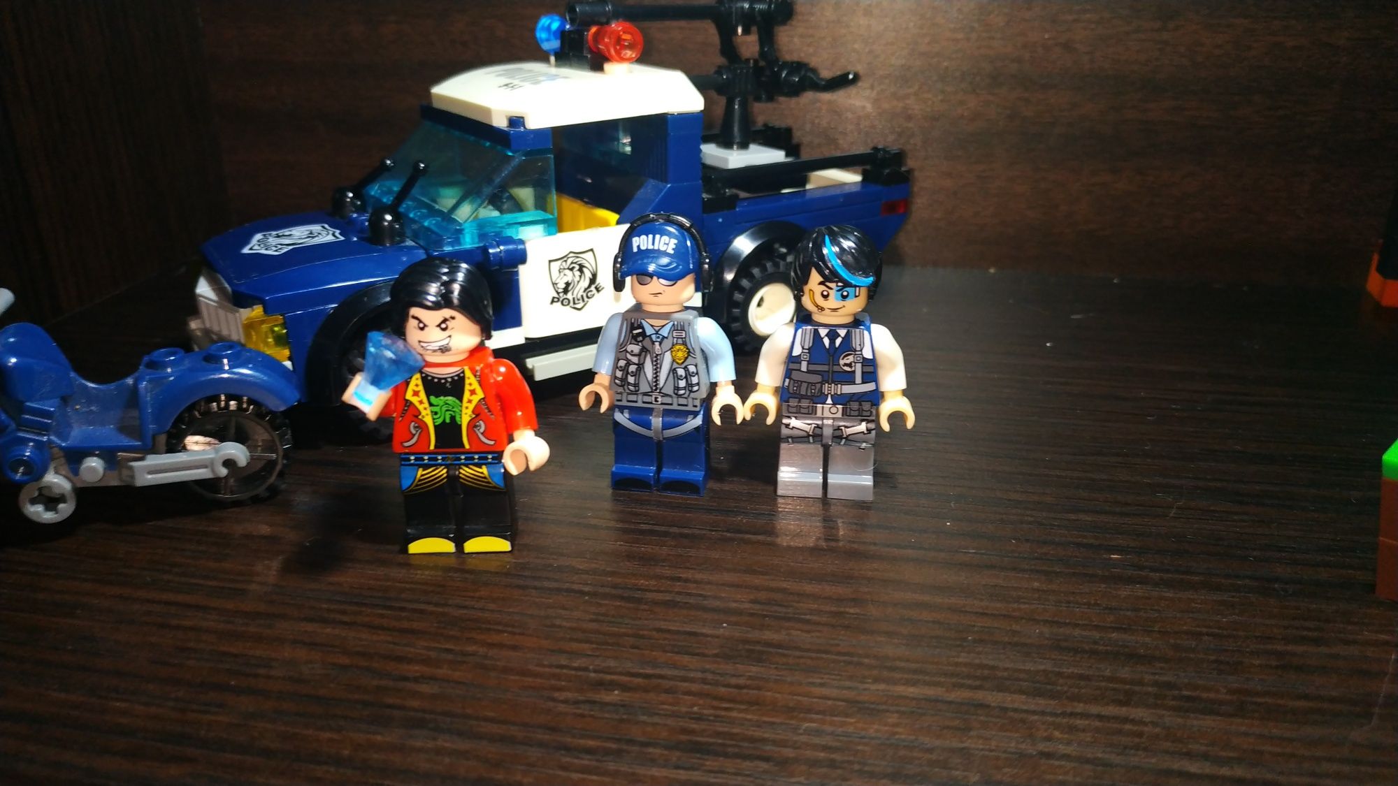 Lego поліцейська машина лего полицейская машина