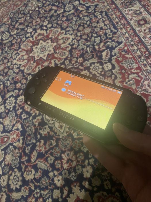 PSP Street karta 32 GB ładowarka zestaw