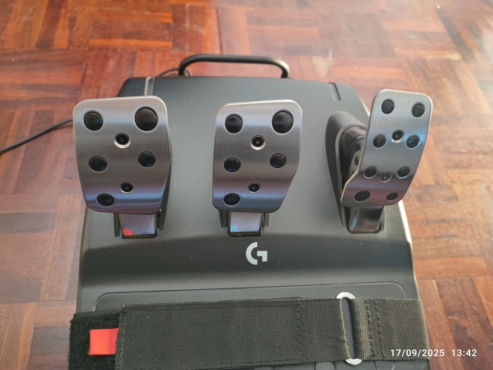 Logitech G923 (PC/Xbox) + Playseat Challenge Actifit