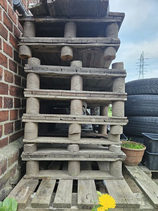 Drewno, palety na opał oddam za darmo.