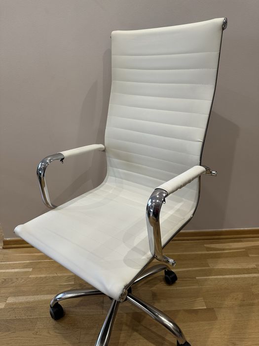 Krzeslo biurowe obrotowe kremowe fotel obrotowy