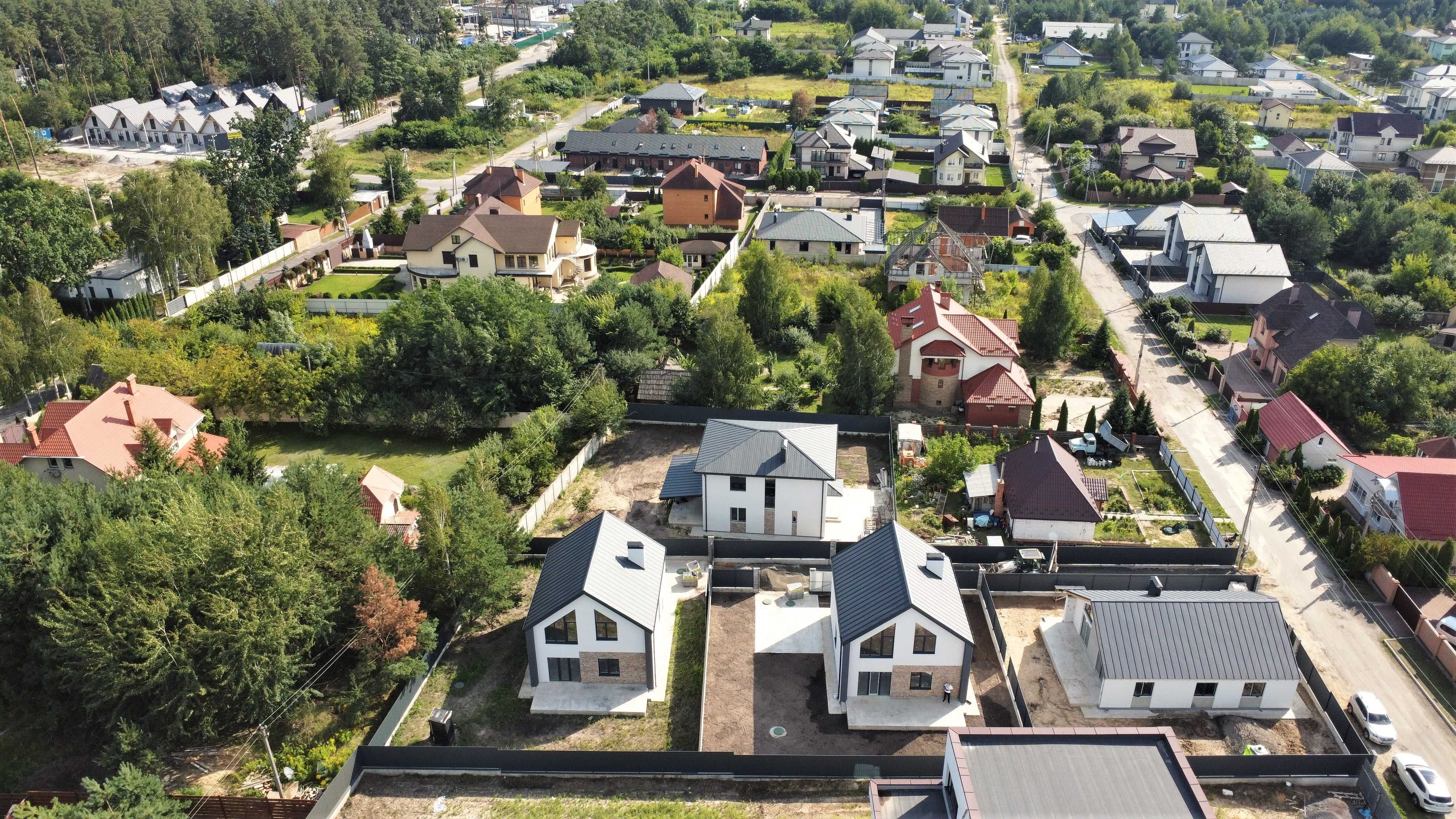 Продаж 2-пов. будинку 160м2 в с.Віта-Поштова, 9км. від Києва (9 соток)