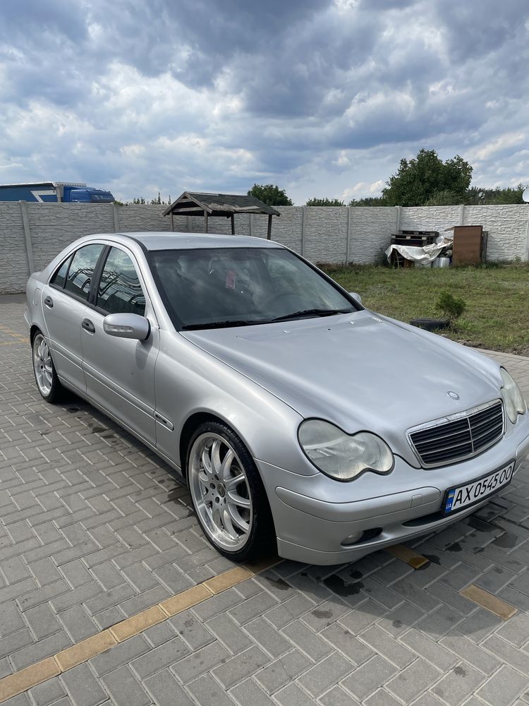 Mersedes benz c200 w203