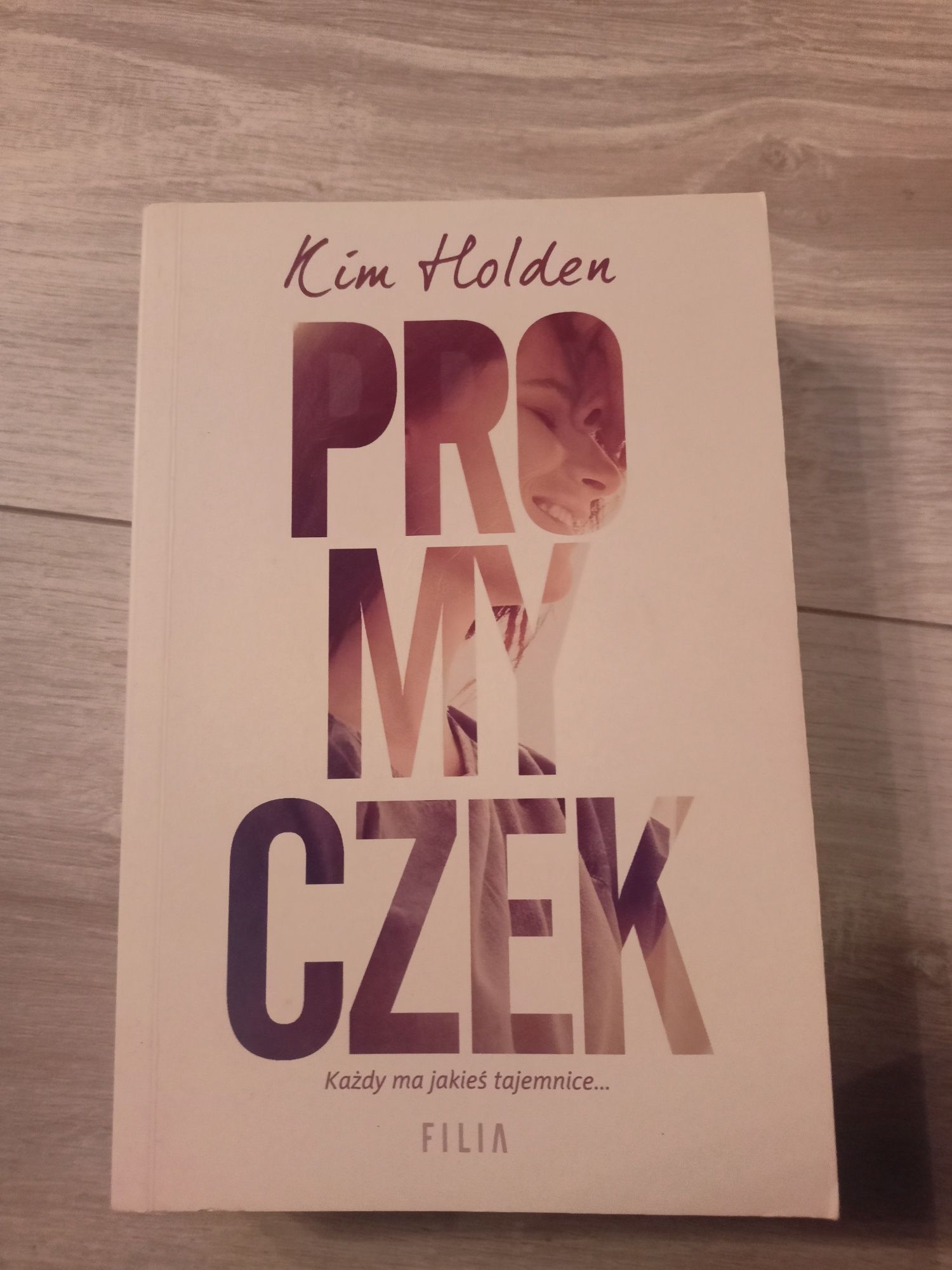 Promyczek Kim Holden