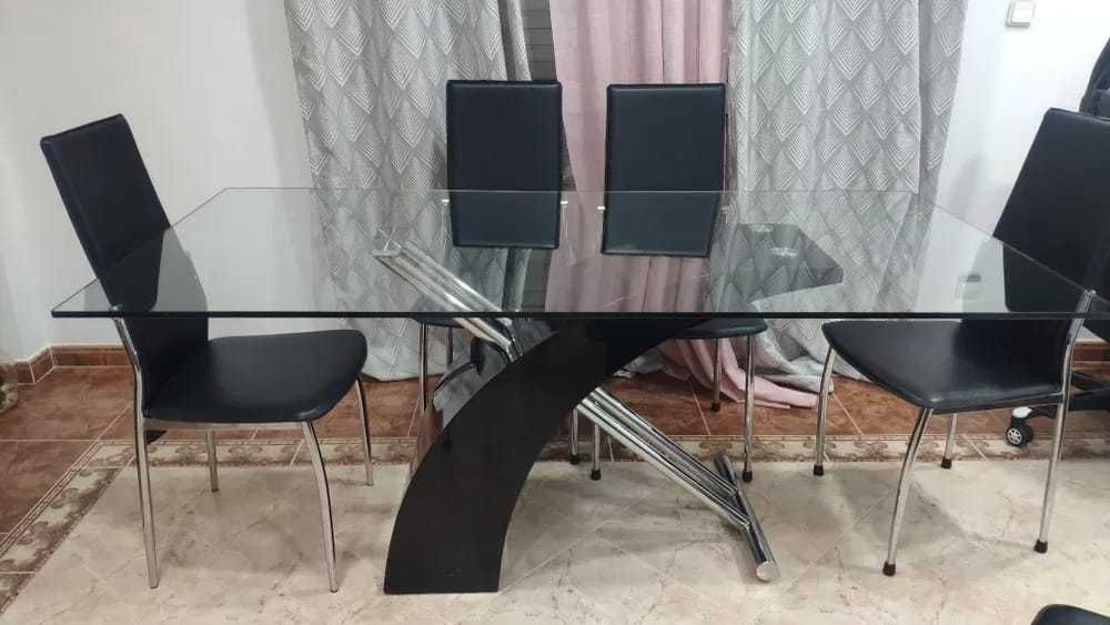 Mesa de Jantar de Vidro