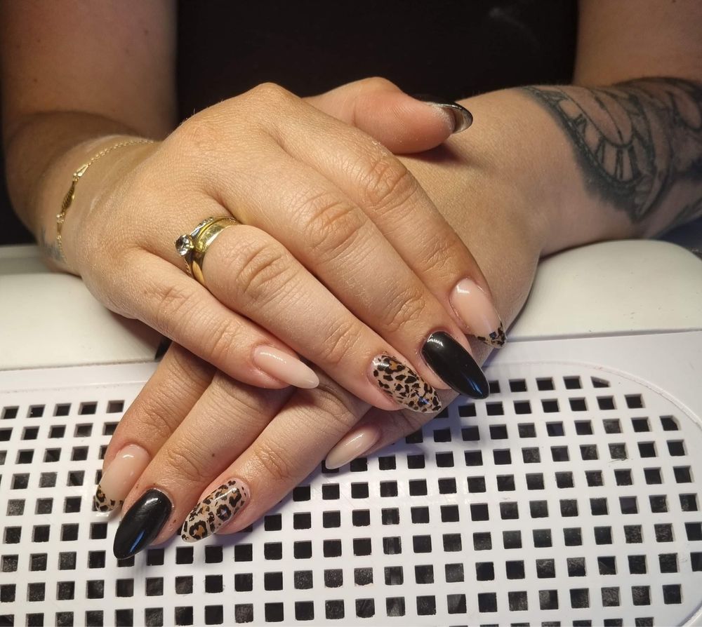 Przedłużanie paznokci, manicure, pedicure