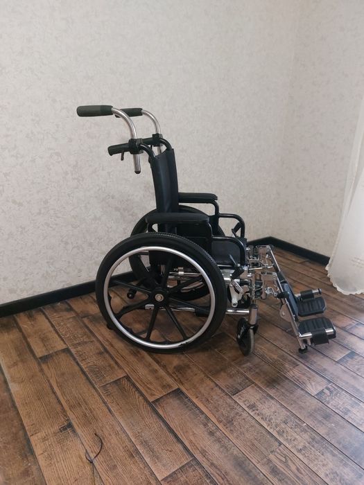 Детская инвалидная коляска (Германия)