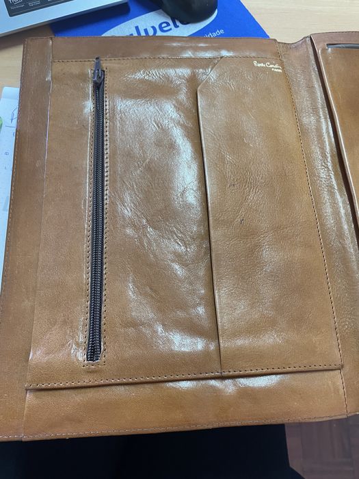 Pasta em pele castanha Pierre Cardin