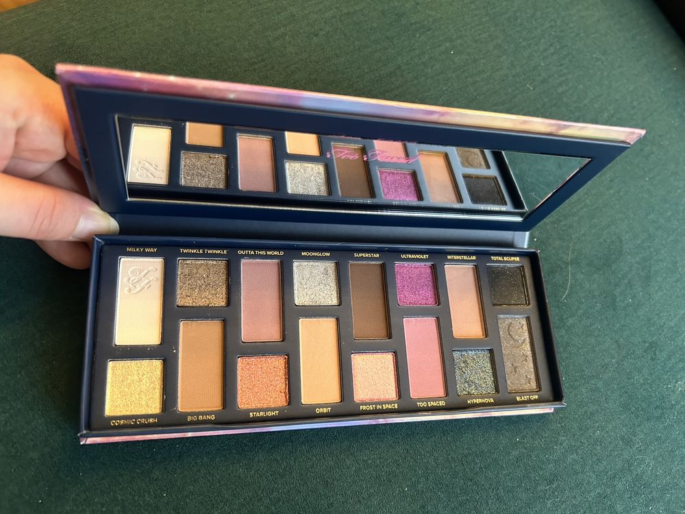 Paleta cieni do powiek kolorówka Too Faced nowa metka makijaz cosmic