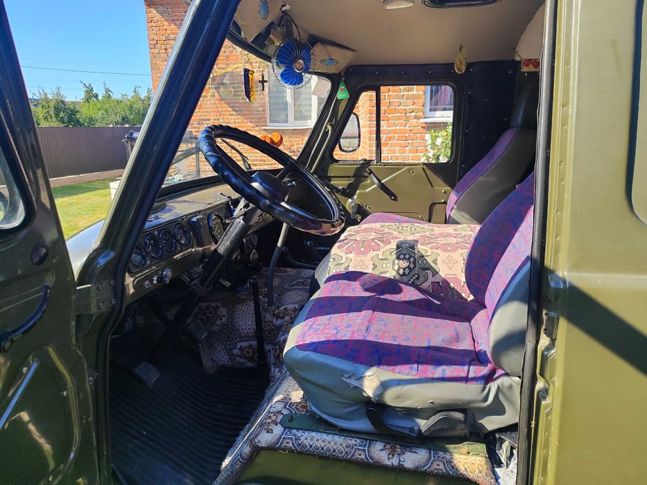 фургон малотонажний