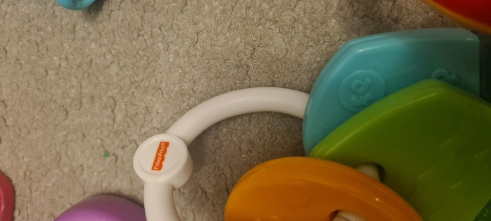 Fisher price, zestaw zabawki/grzechotki dla niemowlaków